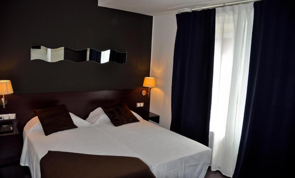 Hostal La Rotonda Ourense Zimmer foto